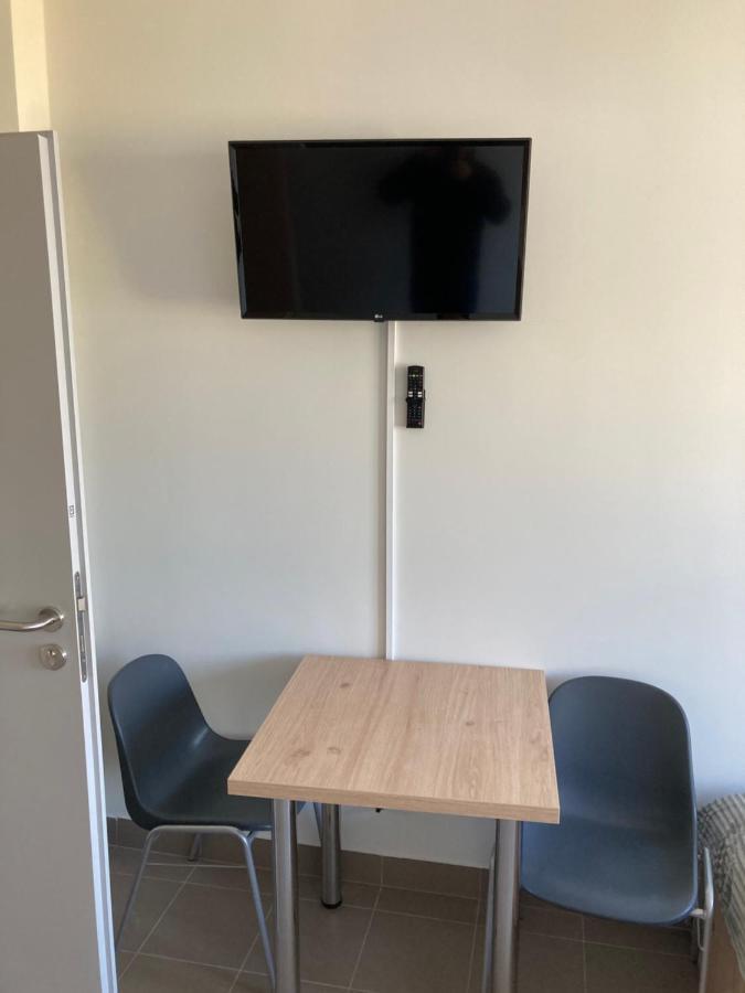 Hostel Przy Stadionie Явожно Екстер'єр фото