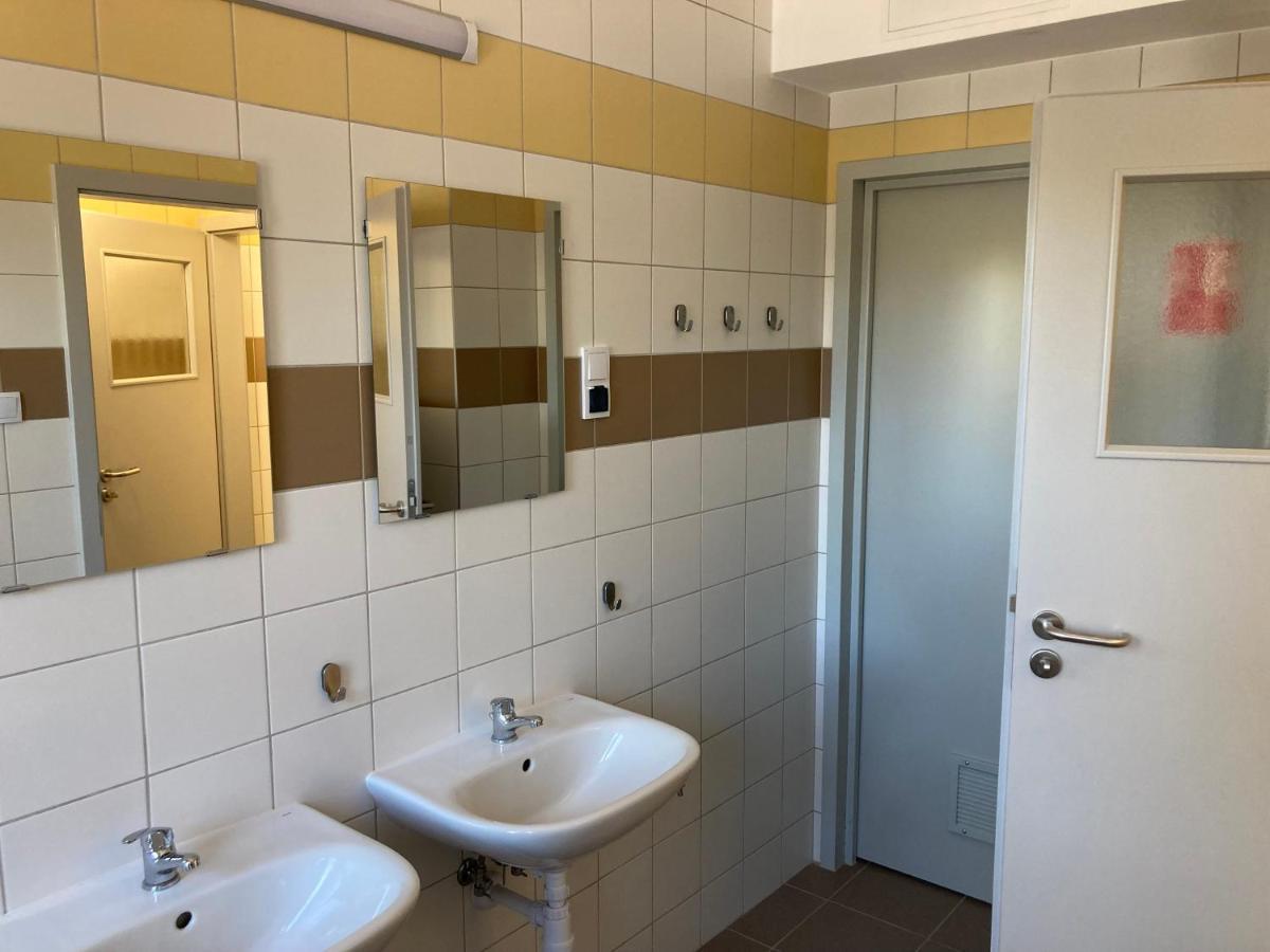 Hostel Przy Stadionie Явожно Екстер'єр фото