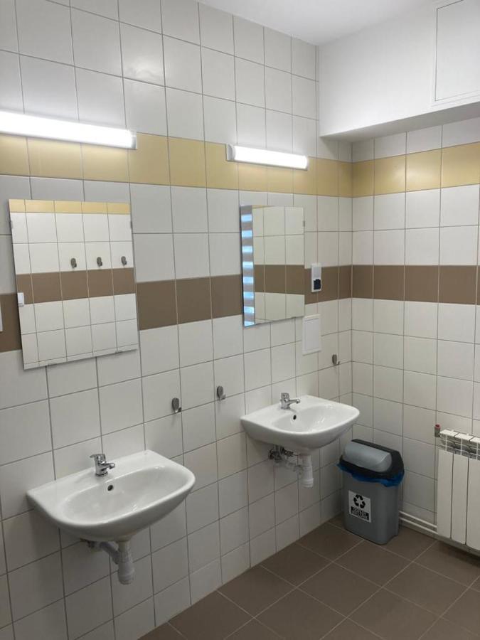 Hostel Przy Stadionie Явожно Екстер'єр фото